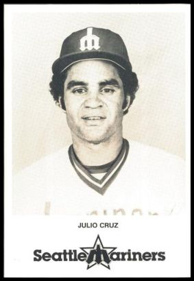 9 Julio Cruz